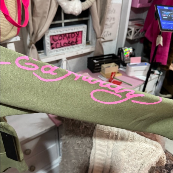 Ed Hardy sweater - Picture 2 of 3